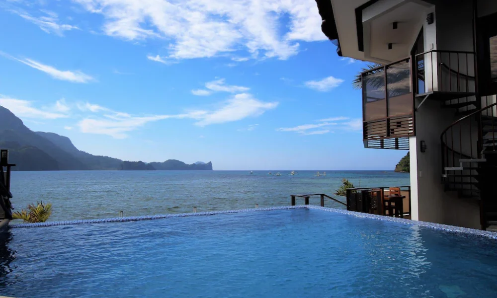 El nido Reef Strand Resort