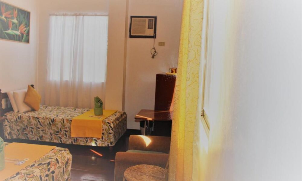 Lolo Oyong Pension House