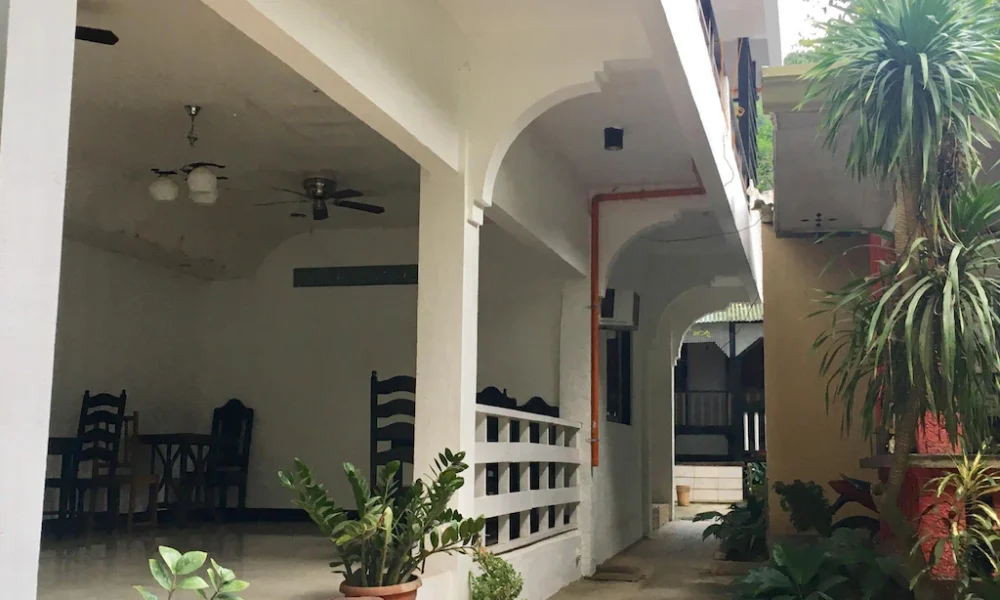 Lualhati Garden Cottage